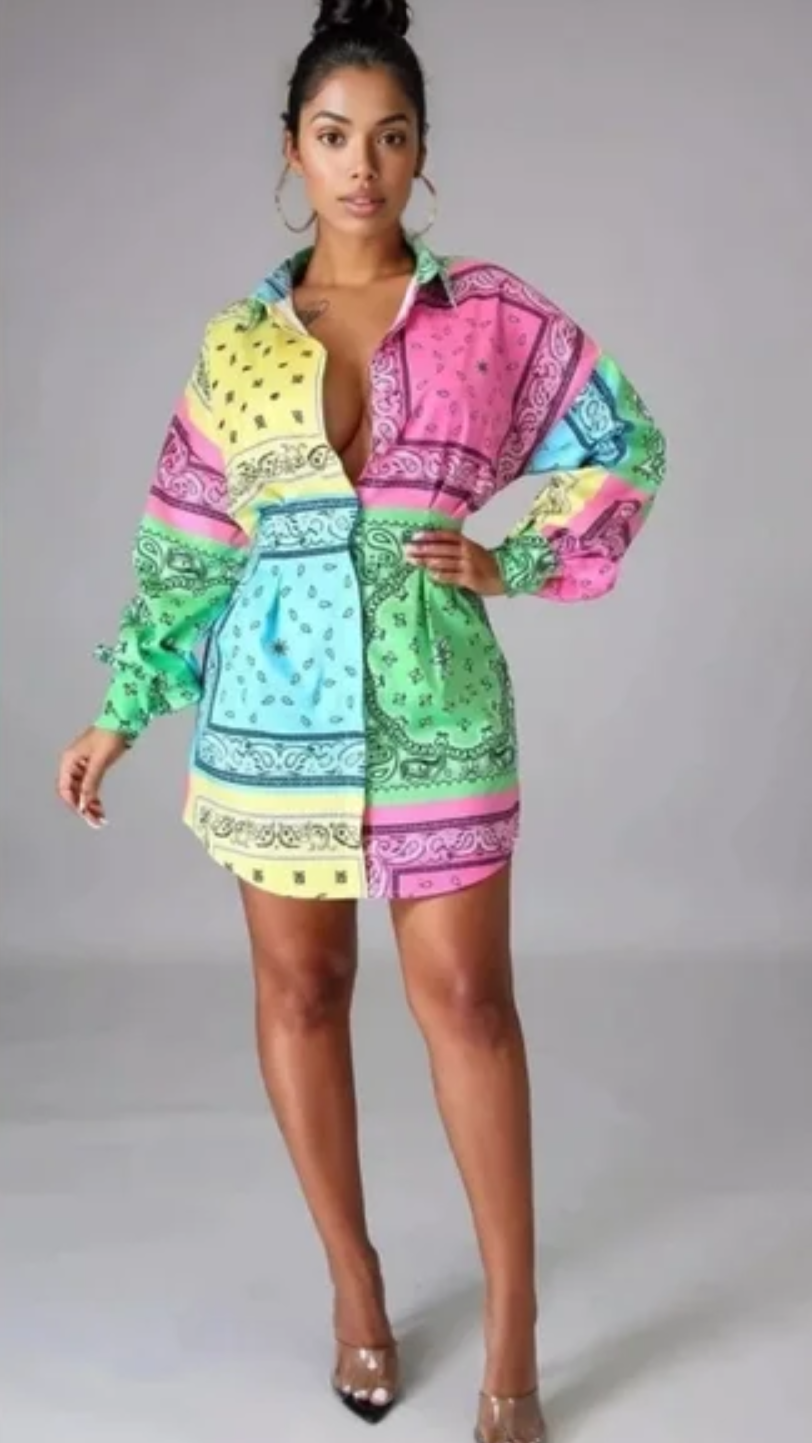 Colorful Printed Dress with Buttons and Long Sleeves